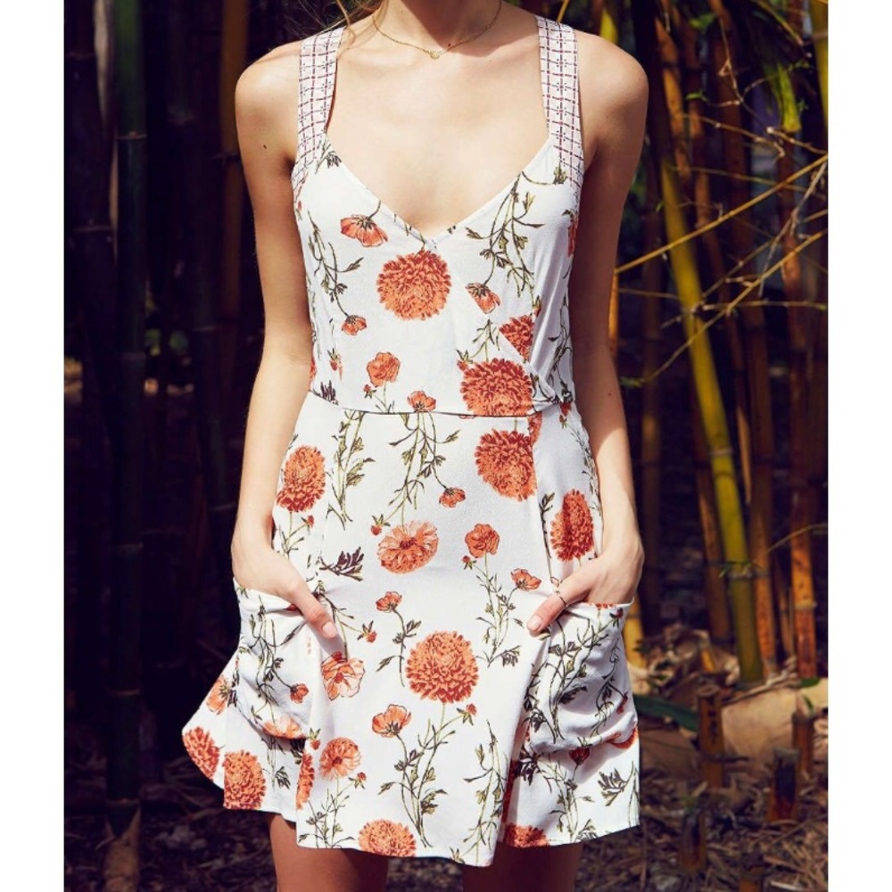 Kimchi Blue Criss Cross Floral Surplice Day Dress